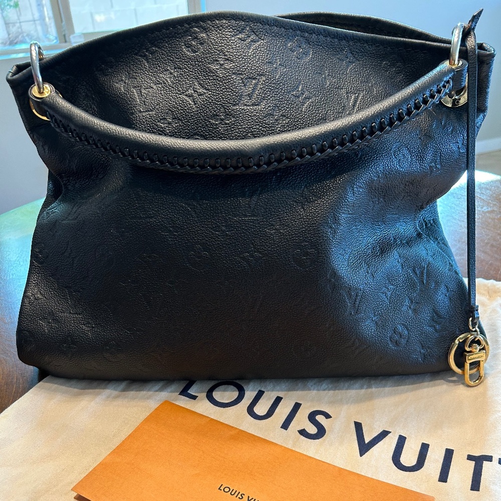 Louis Vuitton Artsy Bag
